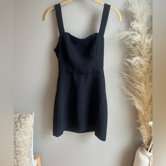 Aritzia Wilfred Aperature Tie-back dress Colour black Size 0 - Picture 5 of 5